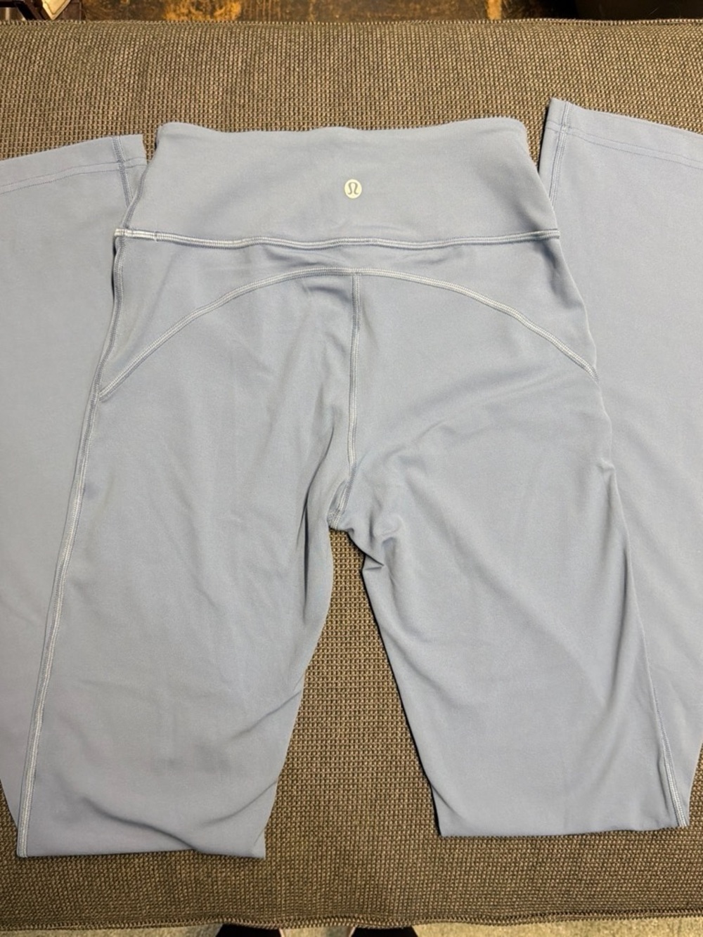 Lululemon flared leggings - Picture 2 of 4